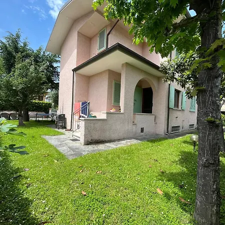 Great Private For Family Holidays And Cultural Outings Near Dei Marmi Recommended * Марина-ді-П'єтразанта